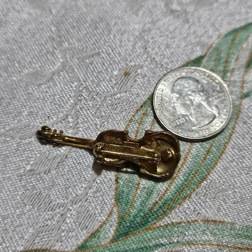 vintage whimsical violin pin